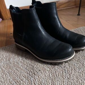Chaco Black Chelsea-Style Lug Sole Ankle Boots